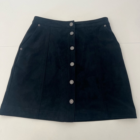 Abercrombie & Fitch Black Faux Suede Full Button Mini Skirt Size Small - Picture 2 of 9